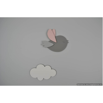 Houten muursticker - Vliegend donkergrijs vogeltje met wolkje (L)